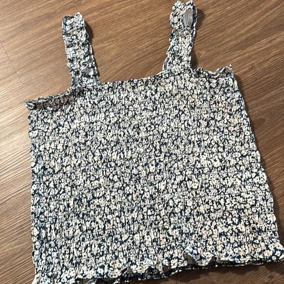 NWOT Old Navy Women’s Smocked Crop Fitted Small Blue White Spring Summer top - Picture 2 of 6